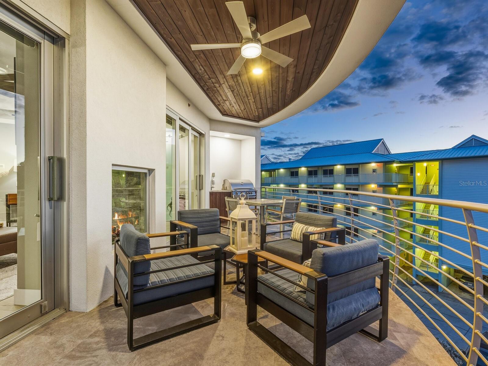 1140 Seaside Unit 301 & Penthouse, Siesta Key, FL 34242