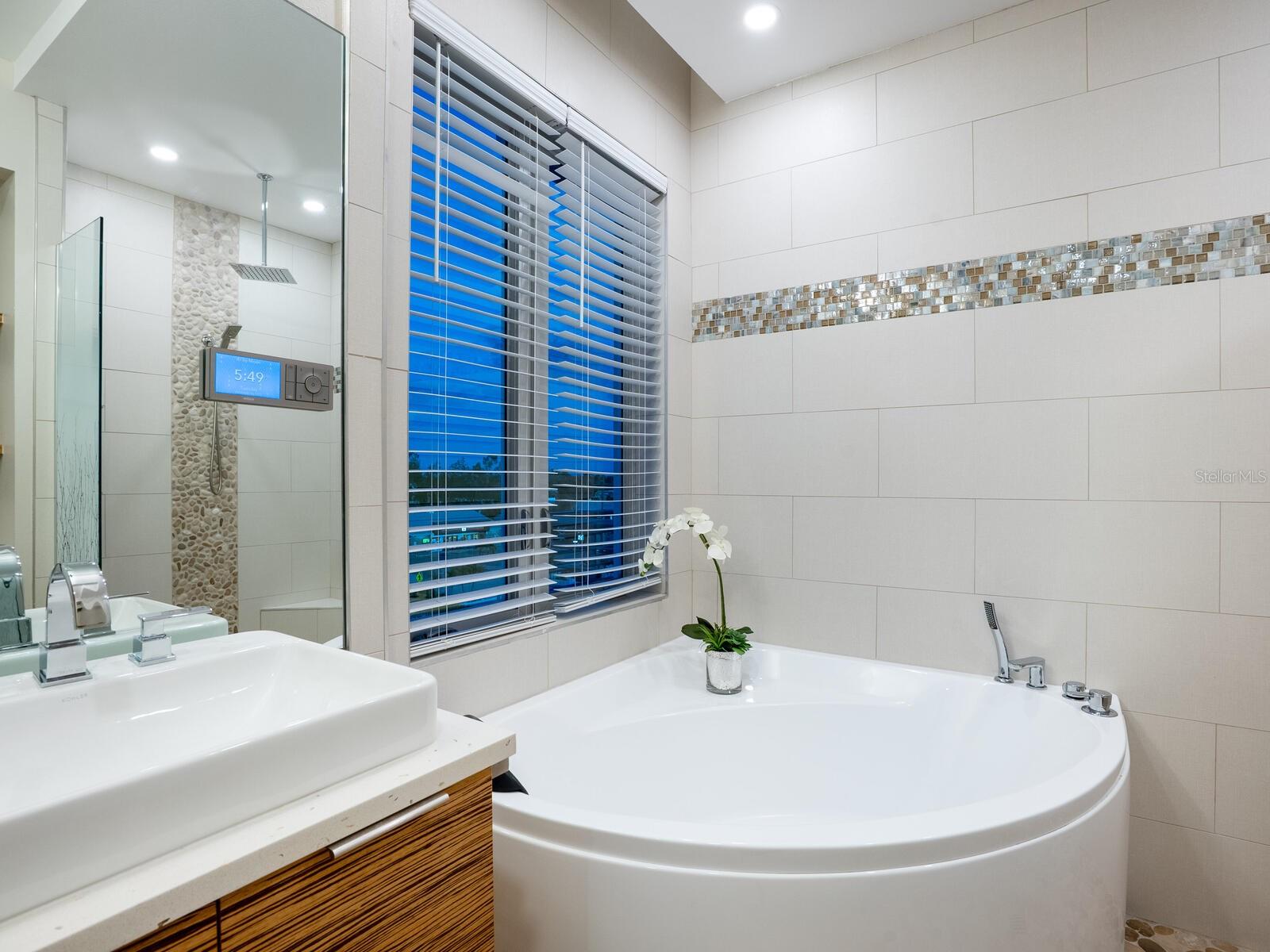1140 Seaside Unit 301 & Penthouse, Siesta Key, FL 34242