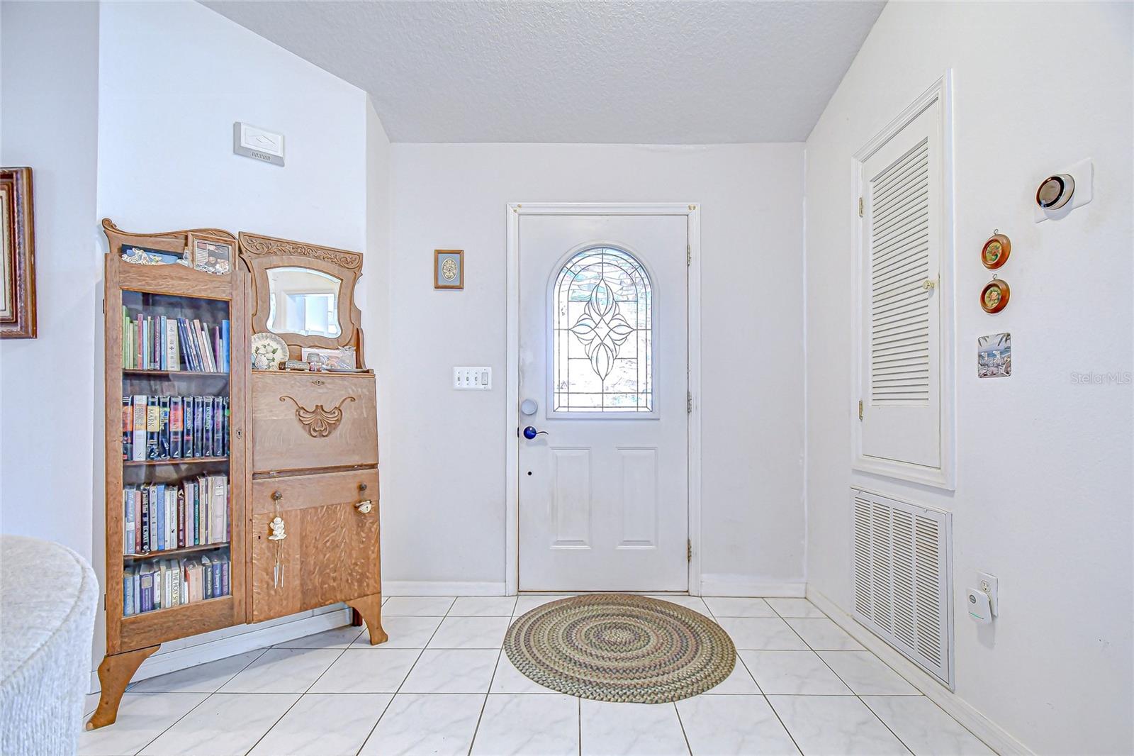 6911 Oakcrest, Zephyrhills, FL 33542