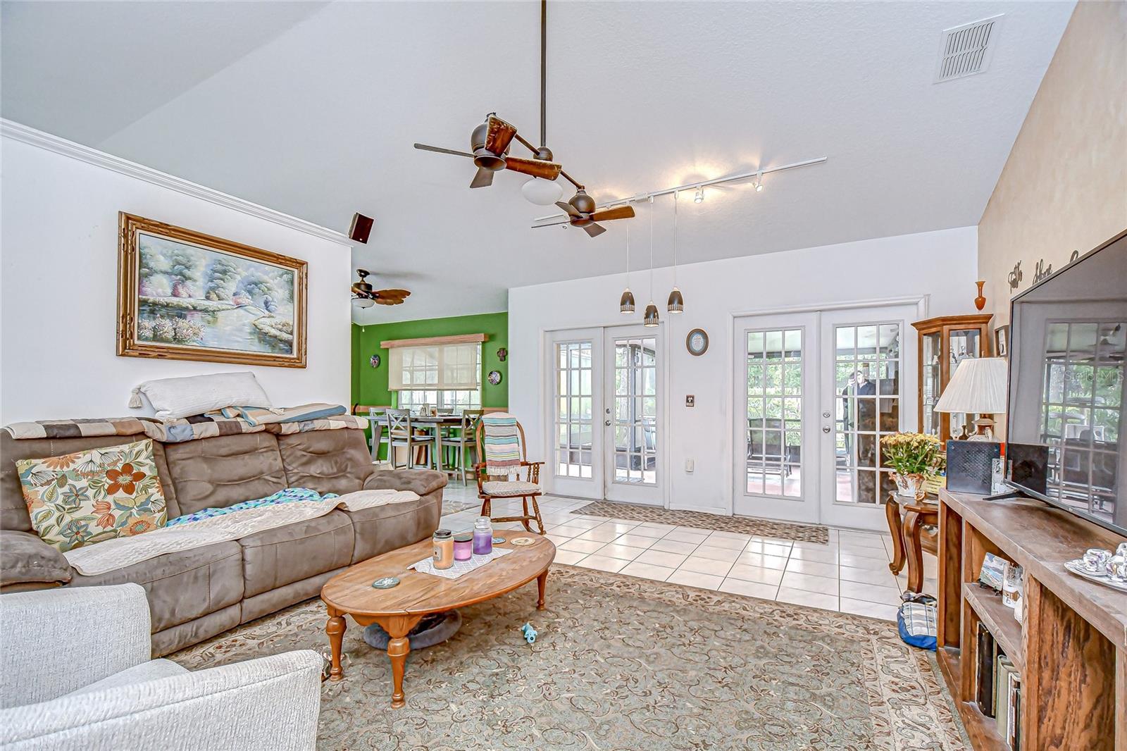 6911 Oakcrest, Zephyrhills, FL 33542
