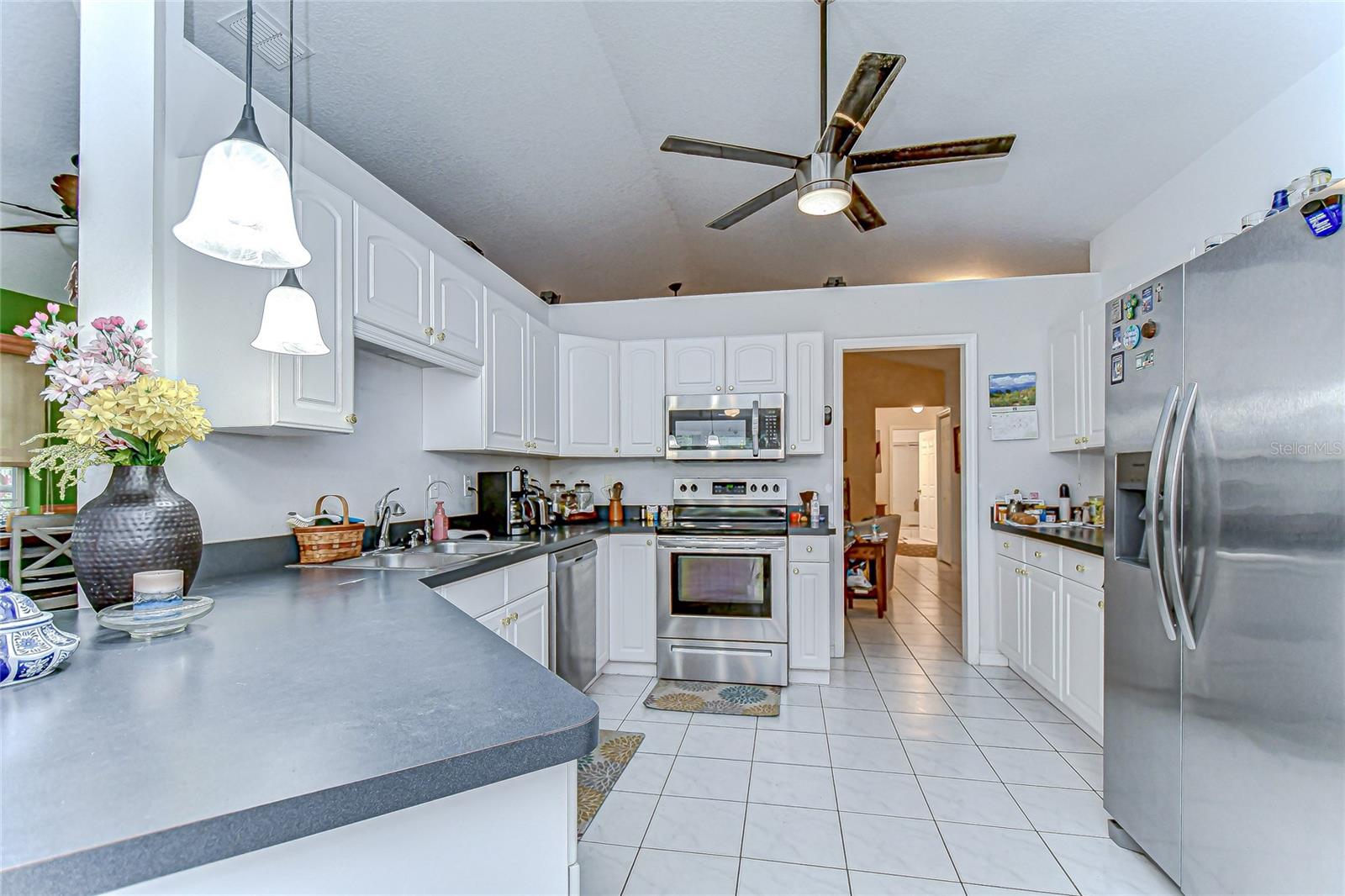 6911 Oakcrest, Zephyrhills, FL 33542