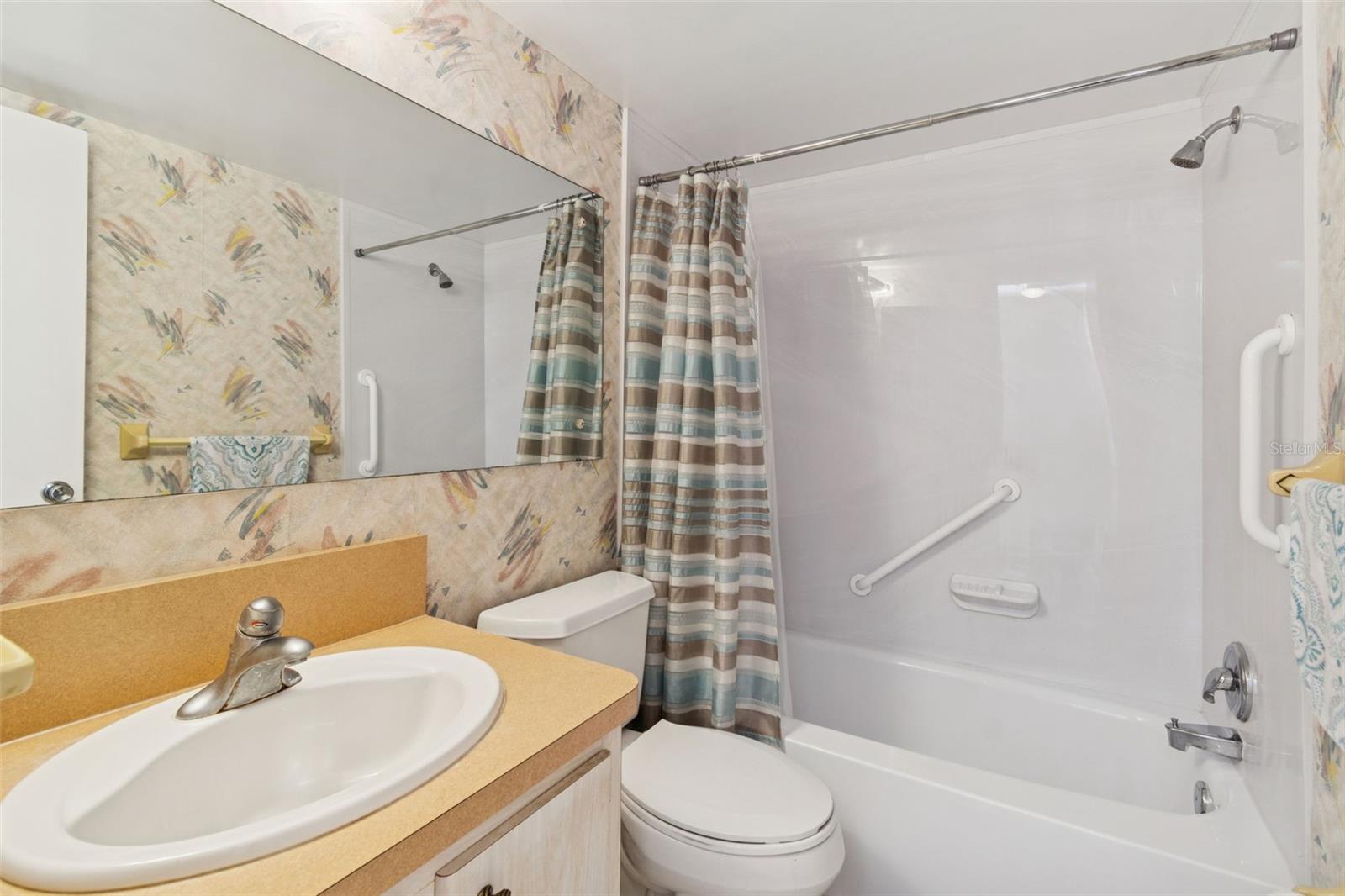 4565 Duhme Unit 203, St Petersburg, FL 33708