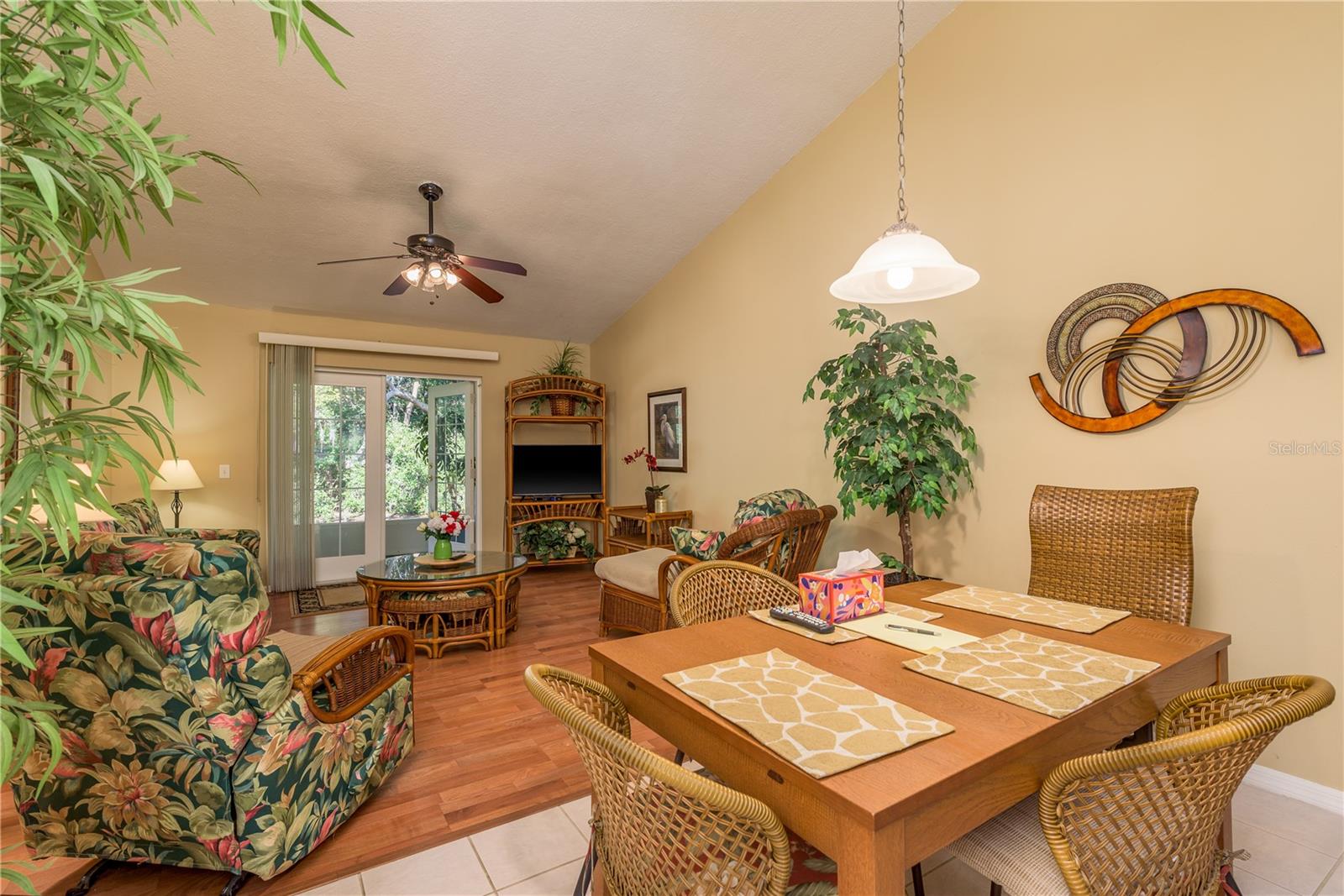 1381 Mcmullen Booth Unit 1381, Clearwater, FL 33759