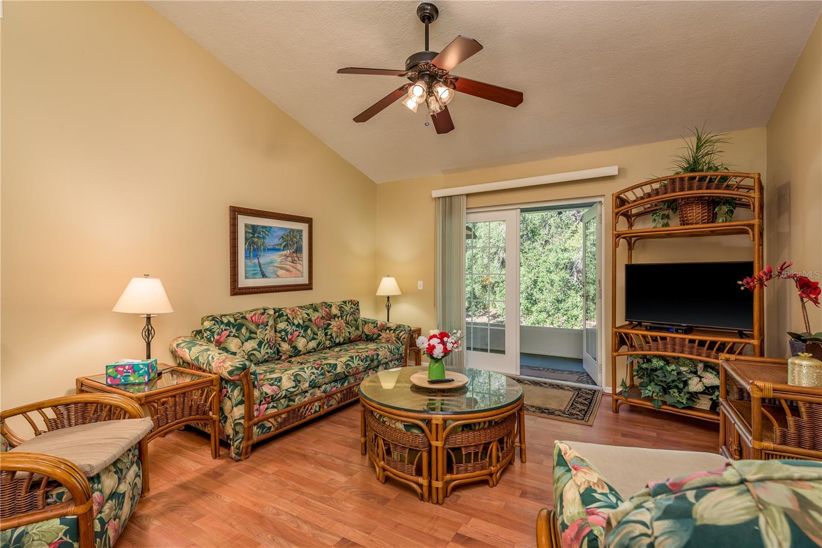 1381 Mcmullen Booth Unit 1381, Clearwater, FL 33759