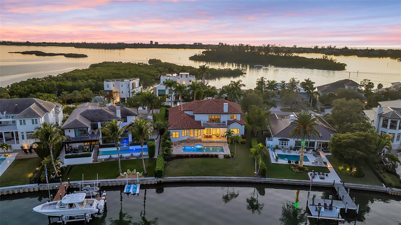 1389 Tangier, Sarasota, FL 34239