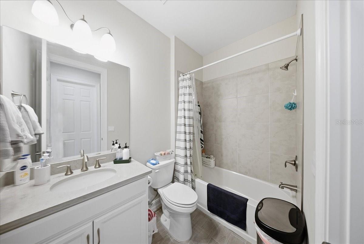 1074 Enbrook, Naples, FL 34114