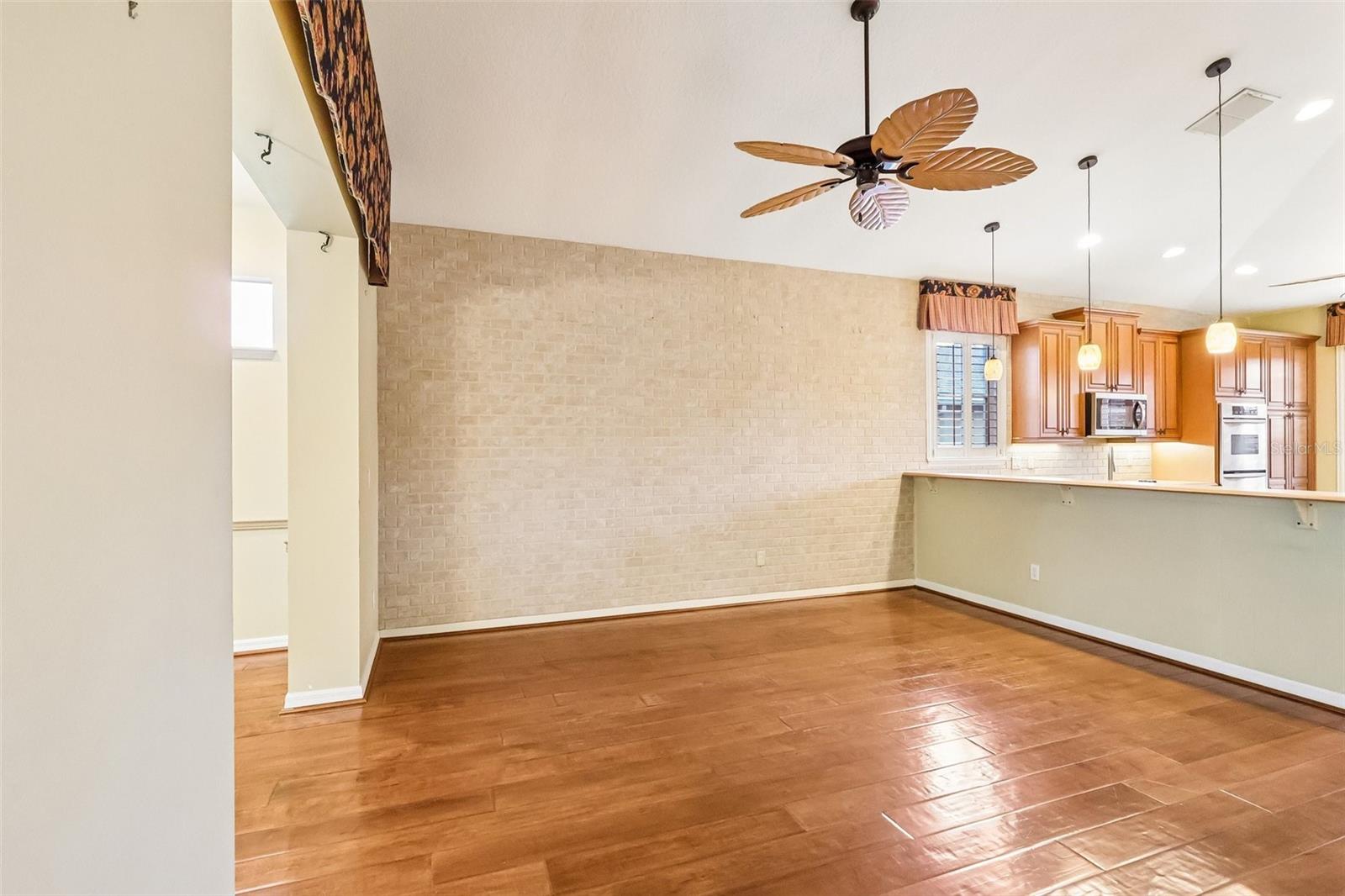8013 Pine Hollow, Mount Dora, FL 32757