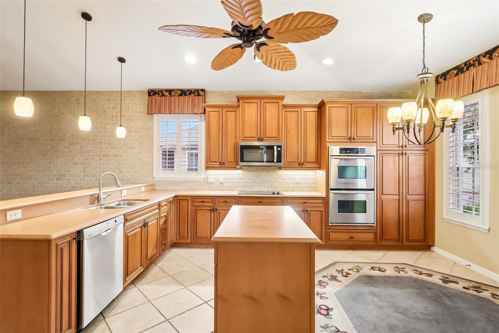 8013 Pine Hollow, Mount Dora, FL 32757