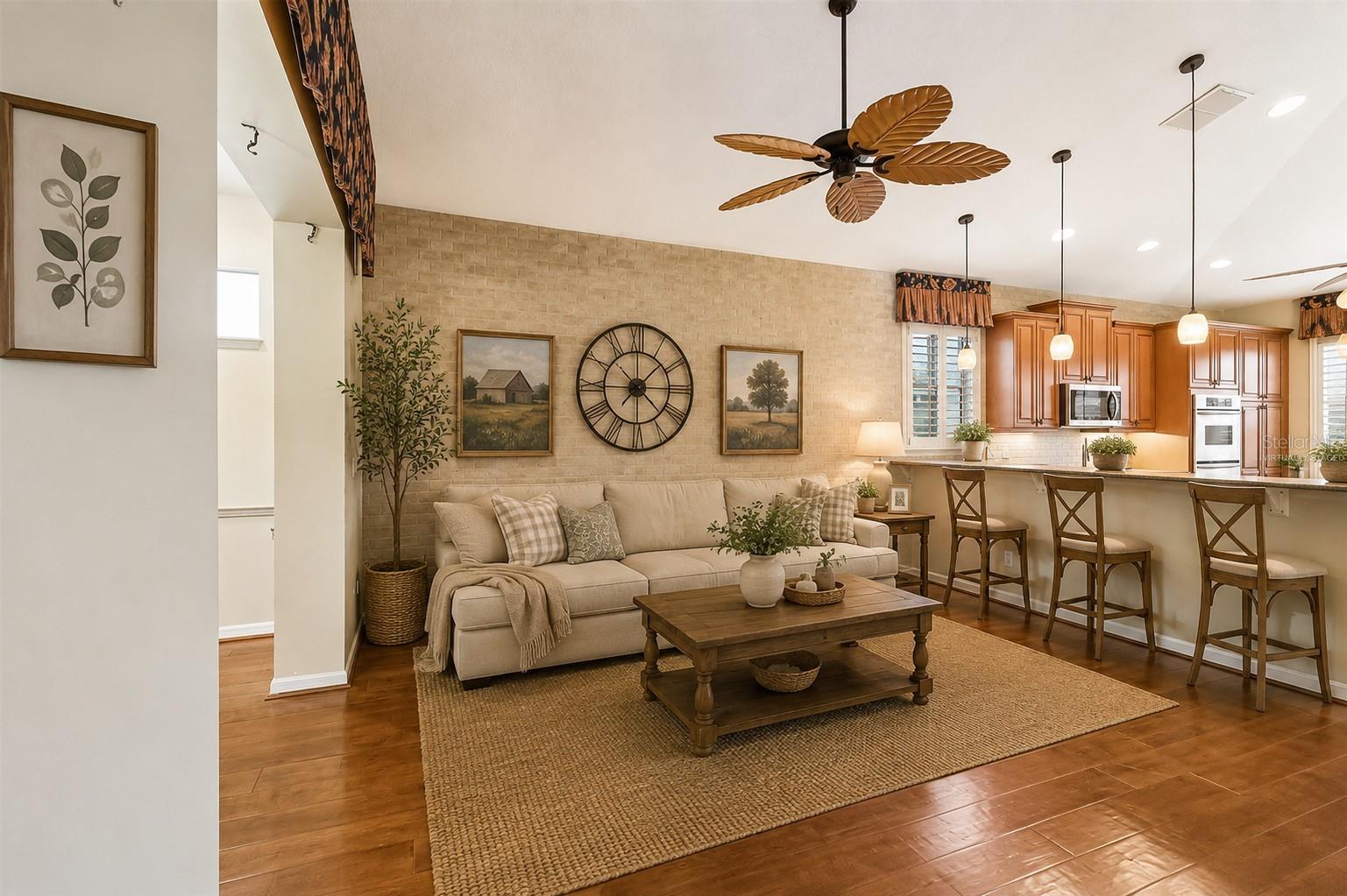 8013 Pine Hollow, Mount Dora, FL 32757