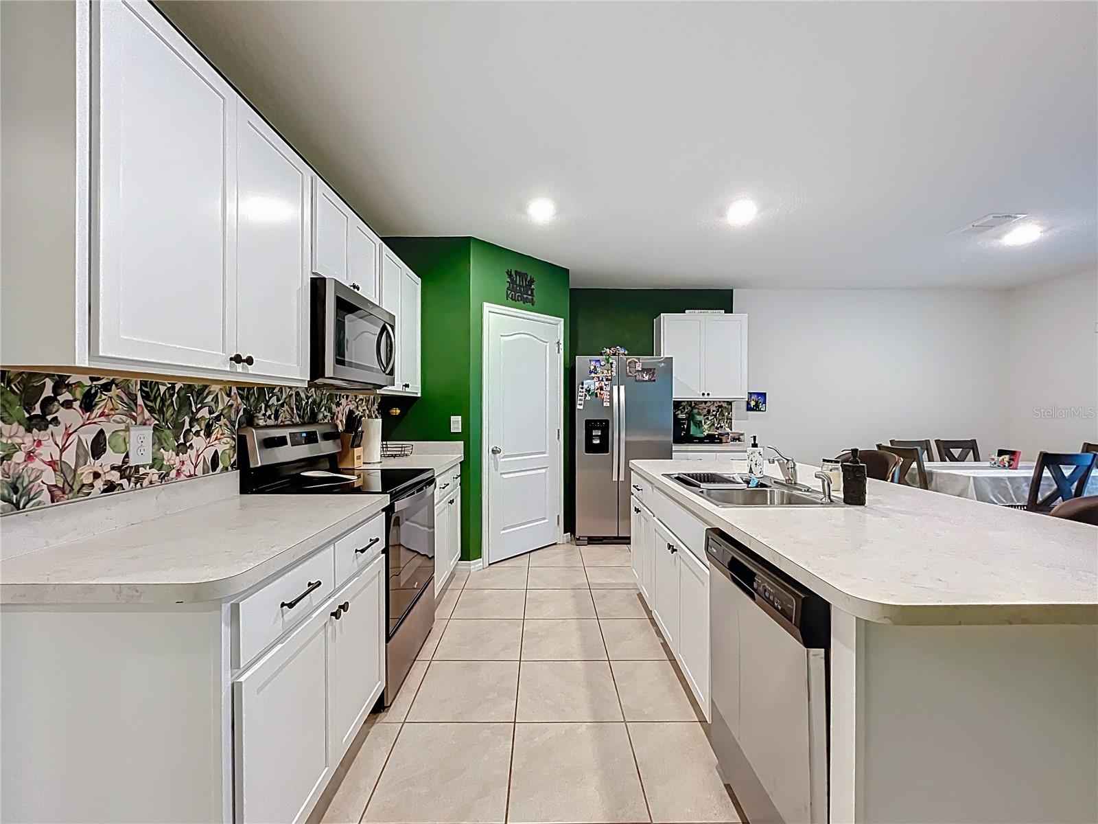 2928 Canary, Tavares, FL 32778