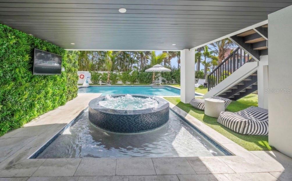 2175 Avenue A, Bradenton Beach, FL 34217