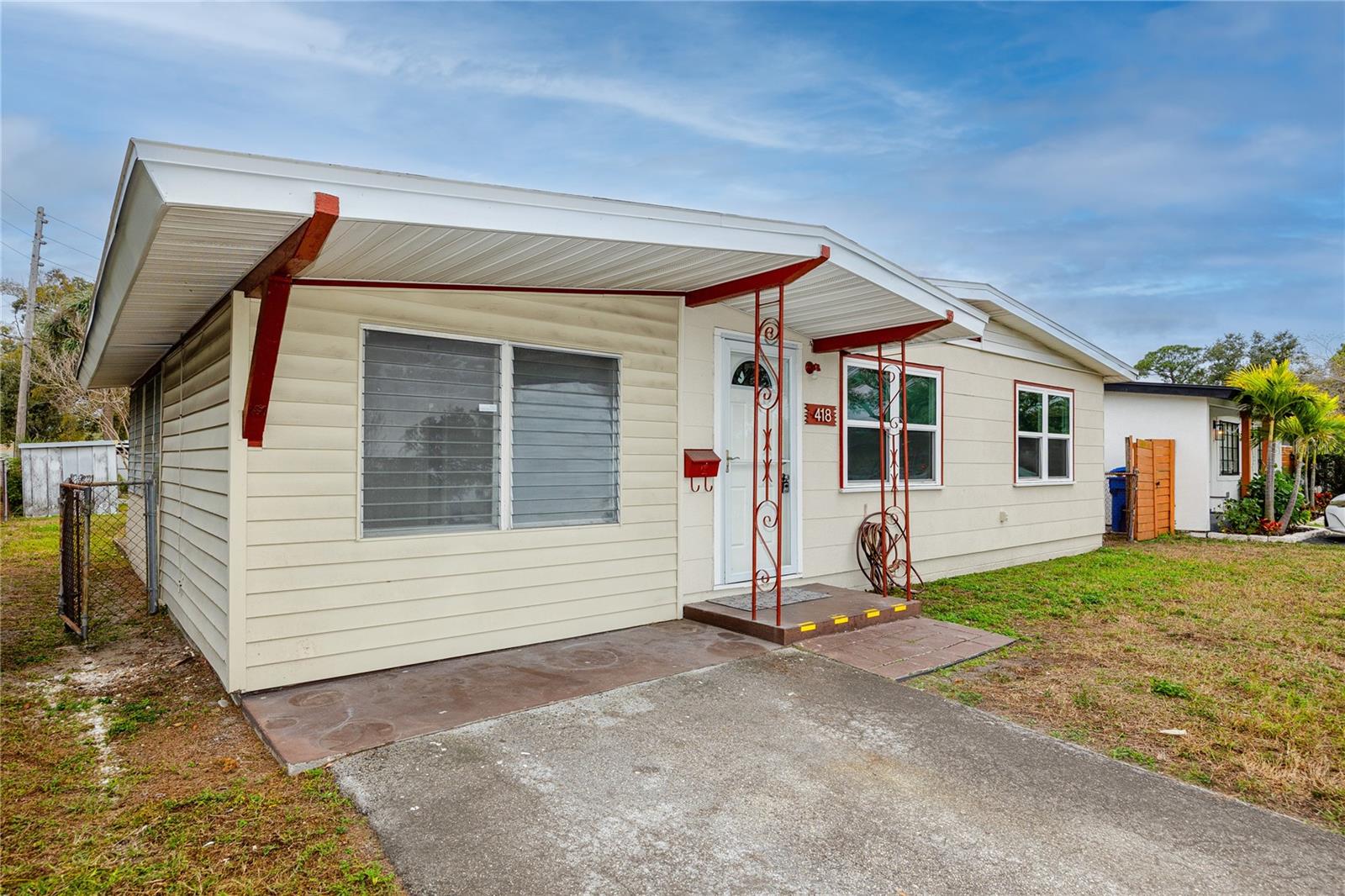 418 39th, St Petersburg, FL 33703