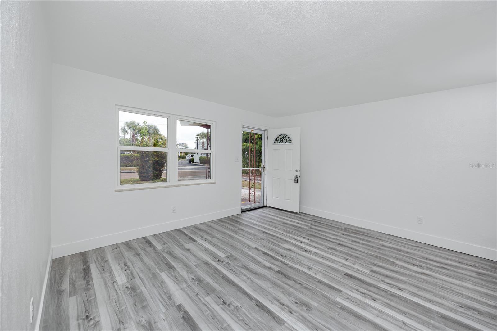 418 39th, St Petersburg, FL 33703