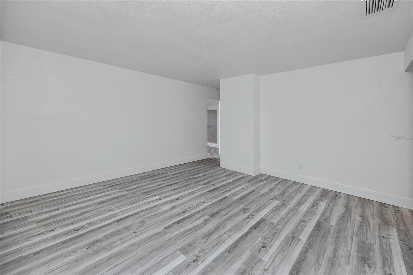 418 39th, St Petersburg, FL 33703