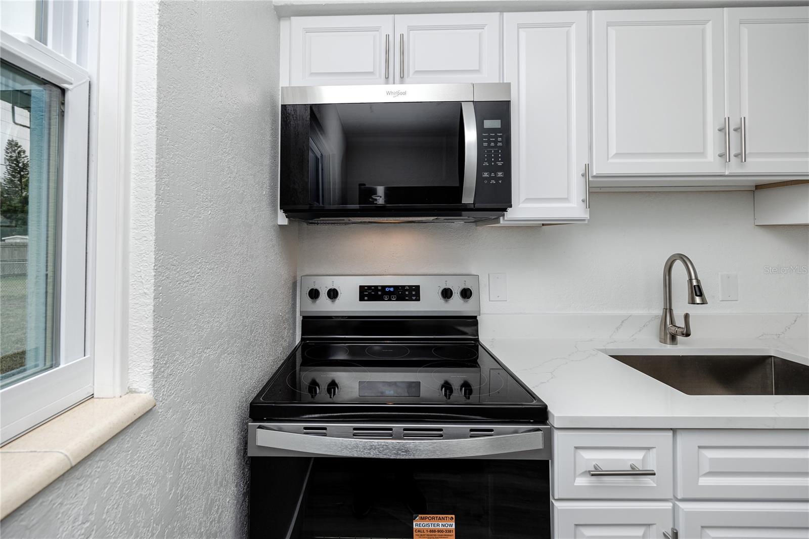 418 39th, St Petersburg, FL 33703