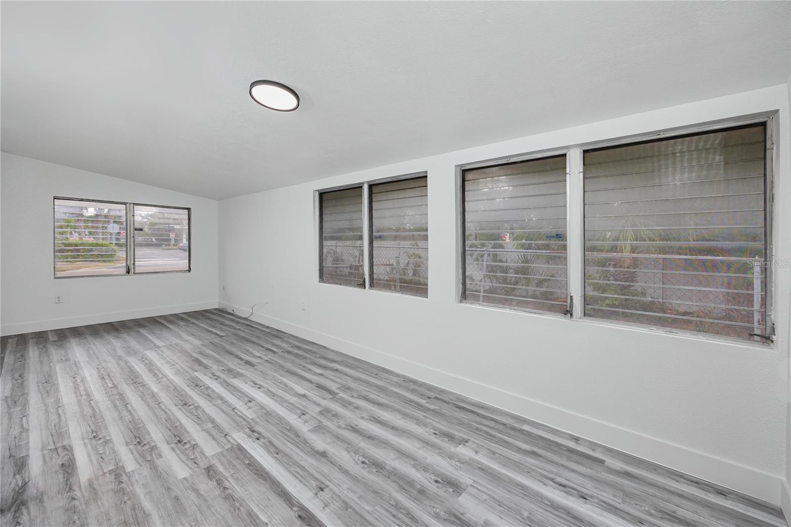 418 39th, St Petersburg, FL 33703