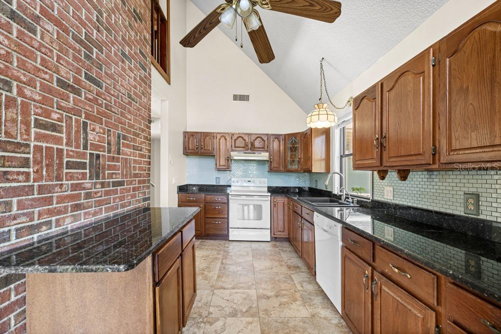 19621 Lake Lincoln, Eustis, FL 32736