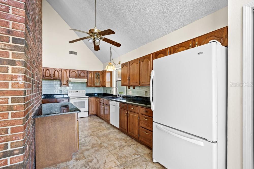19621 Lake Lincoln, Eustis, FL 32736