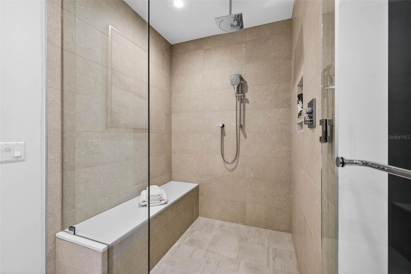 275 1st Ave S Unit 2706, St Petersburg, FL 33701