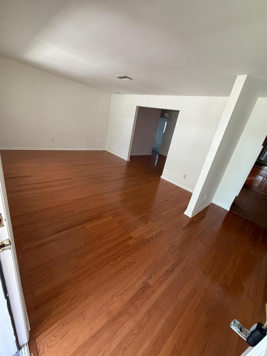 11102 28th, Tampa, FL 33612