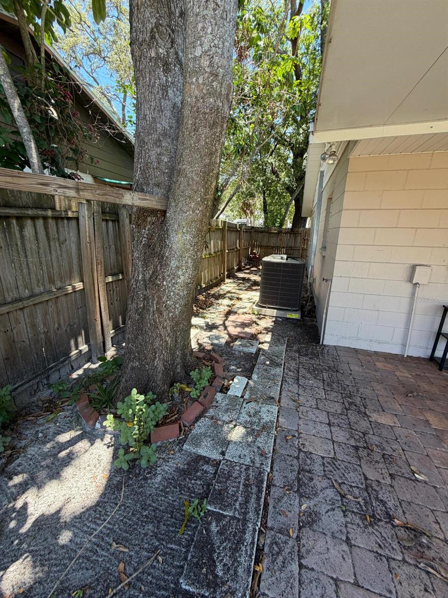 11102 28th, Tampa, FL 33612