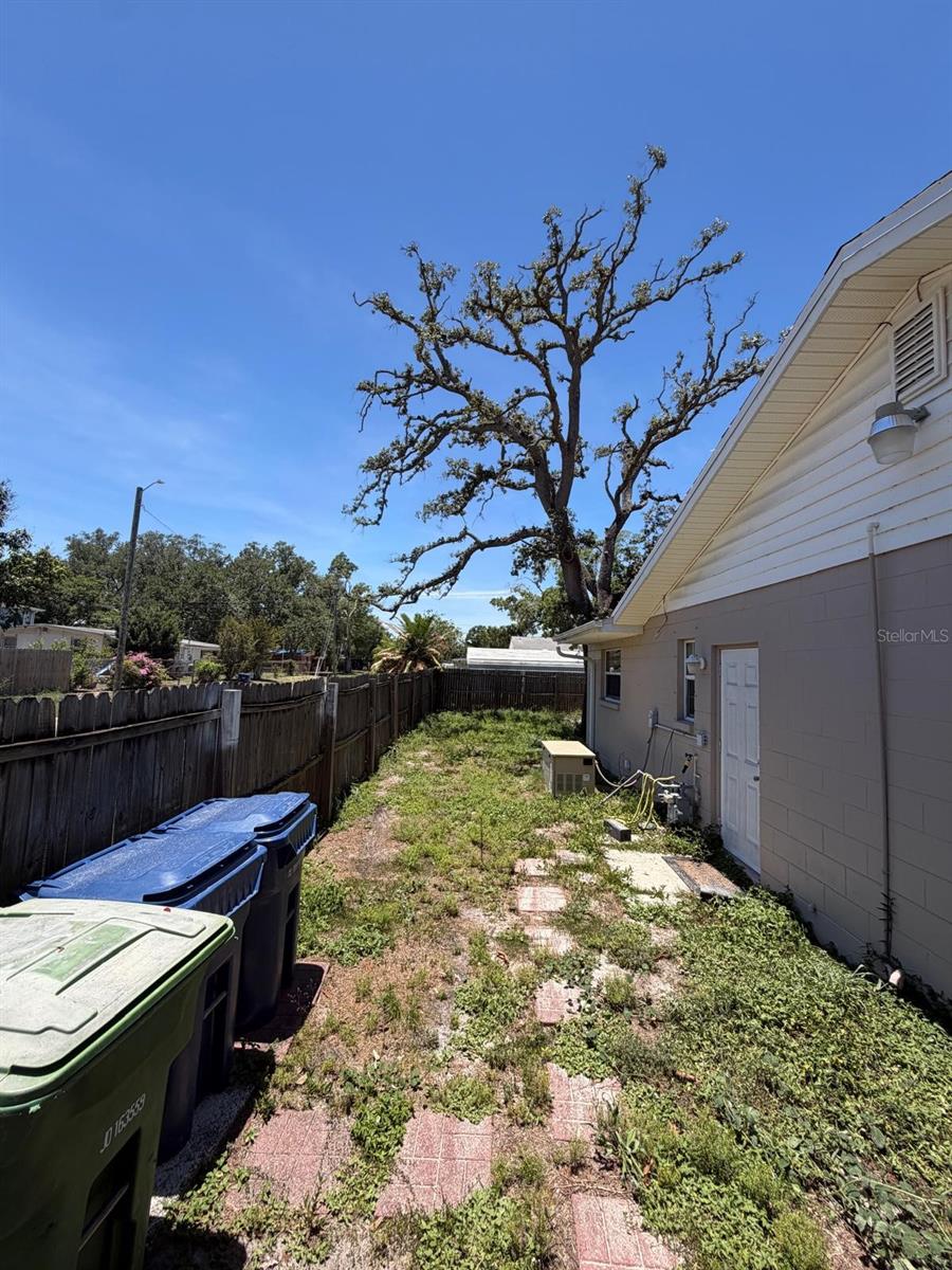11102 28th, Tampa, FL 33612