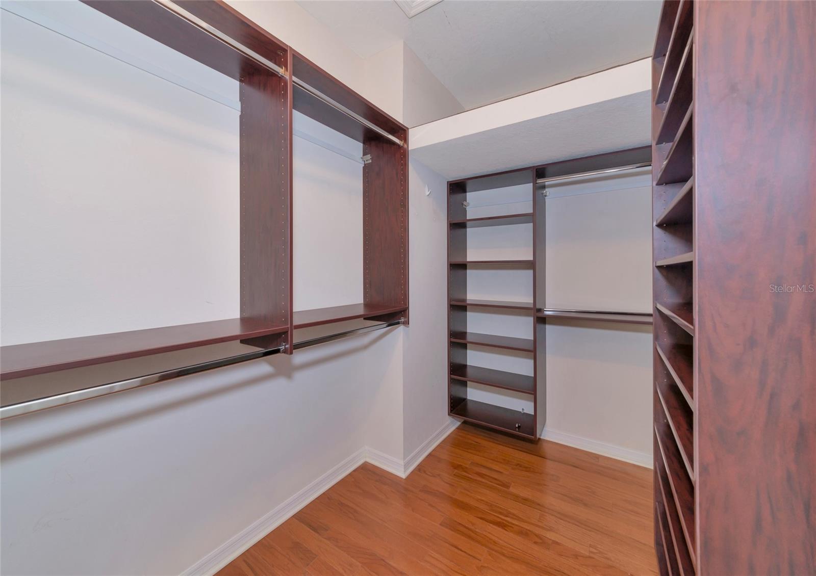 5519 Napa, Sarasota, FL 34243