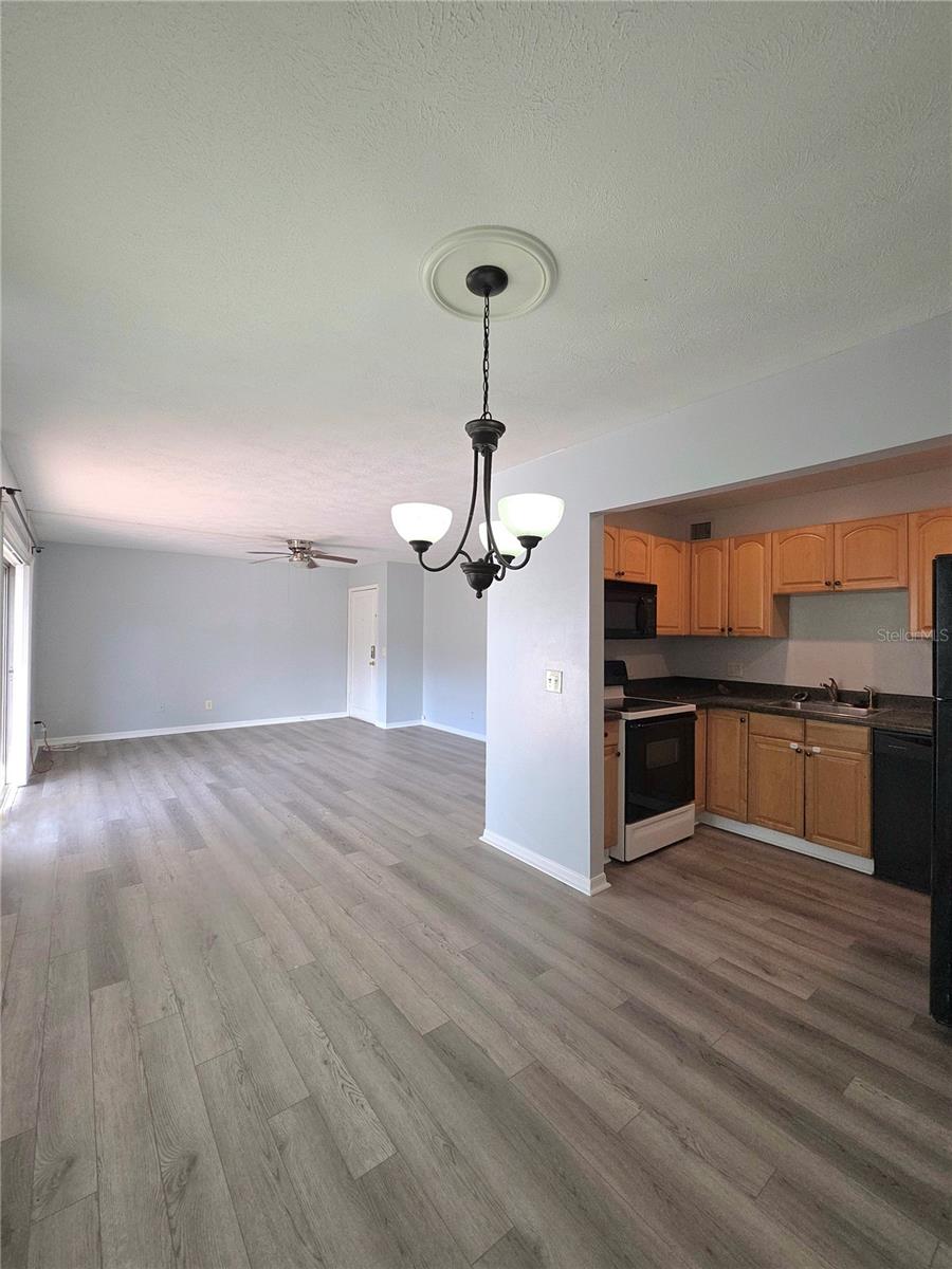 13690 Orange Sunset Unit 102, Tampa, FL 33618