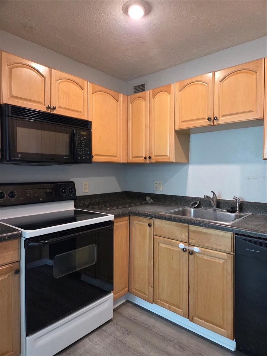 13690 Orange Sunset Unit 102, Tampa, FL 33618