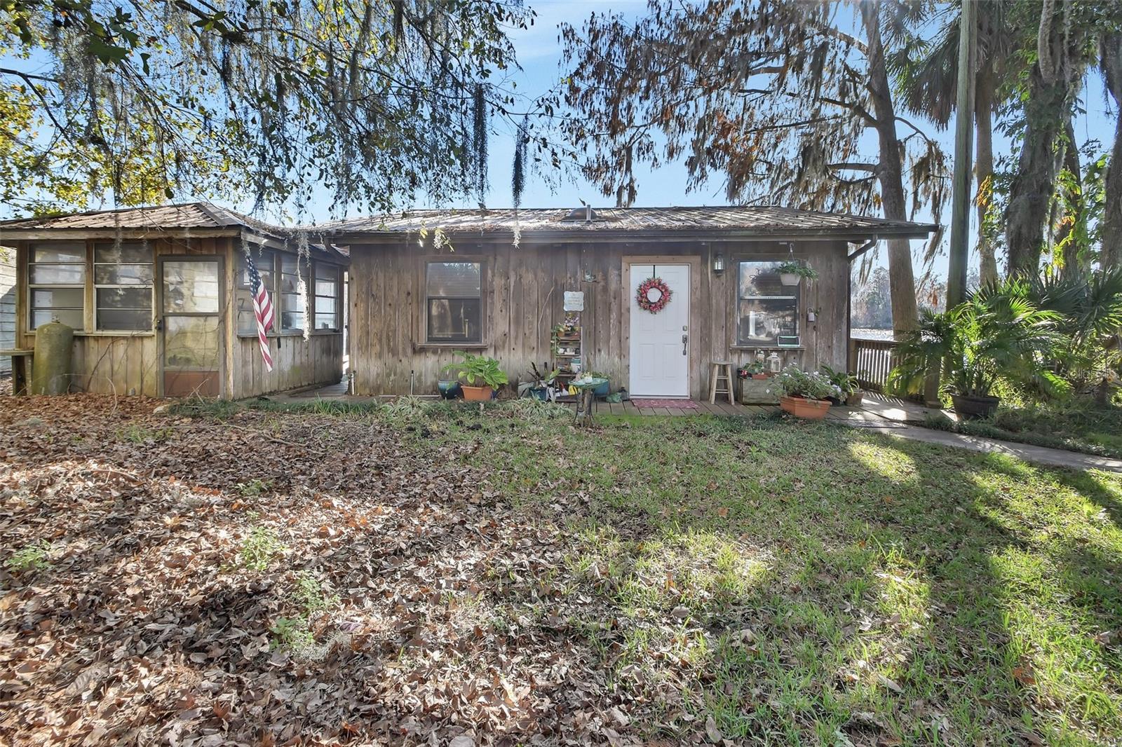 55512 Front, Astor, FL 32102