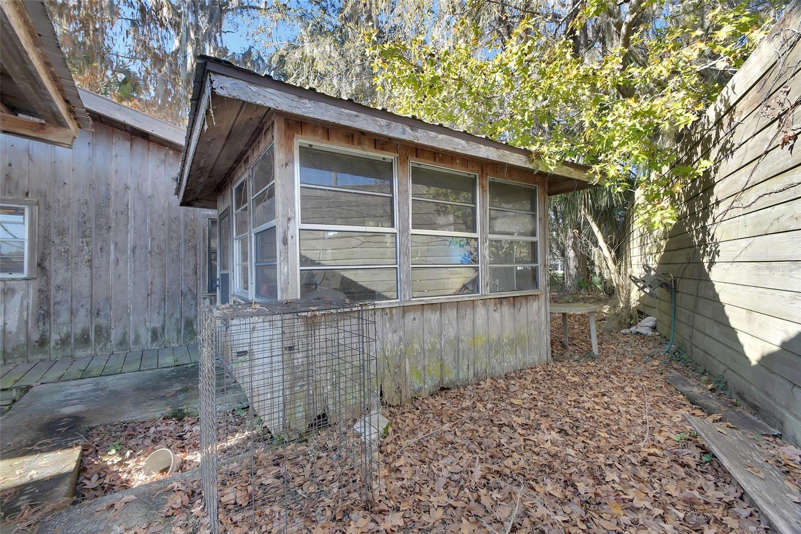 55512 Front, Astor, FL 32102