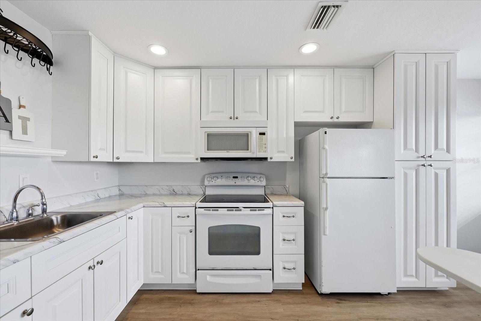 1001 77th Unit 307, St Petersburg, FL 33702