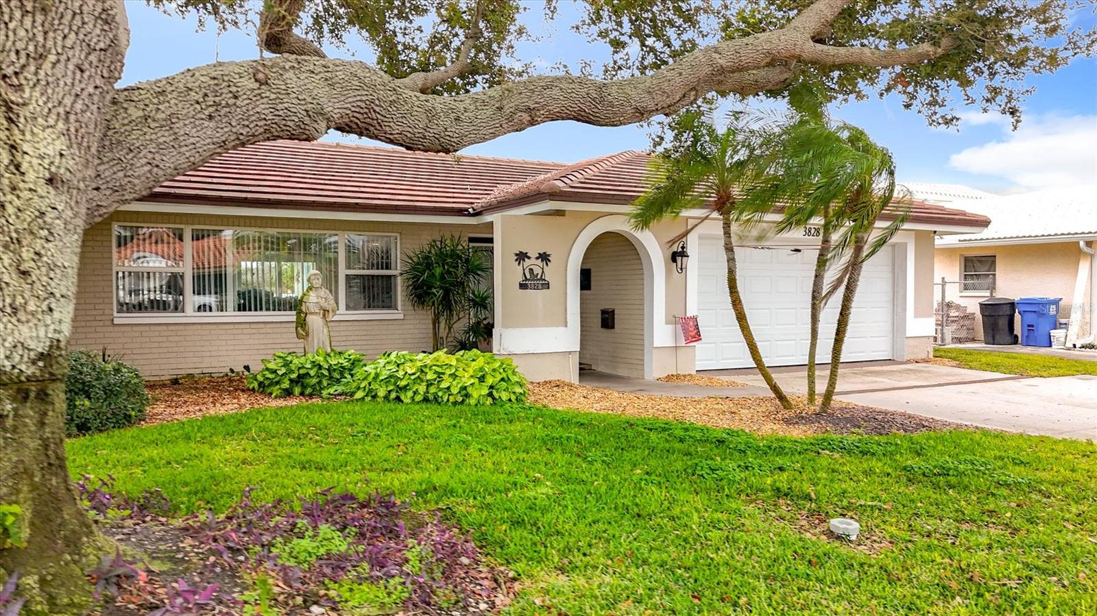 3828 48th, St Petersburg, FL 33711