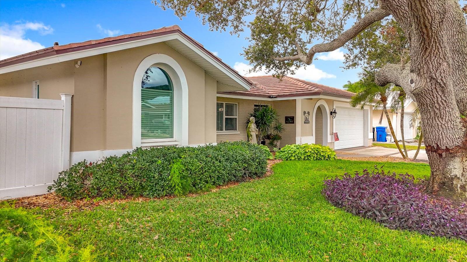 3828 48th, St Petersburg, FL 33711