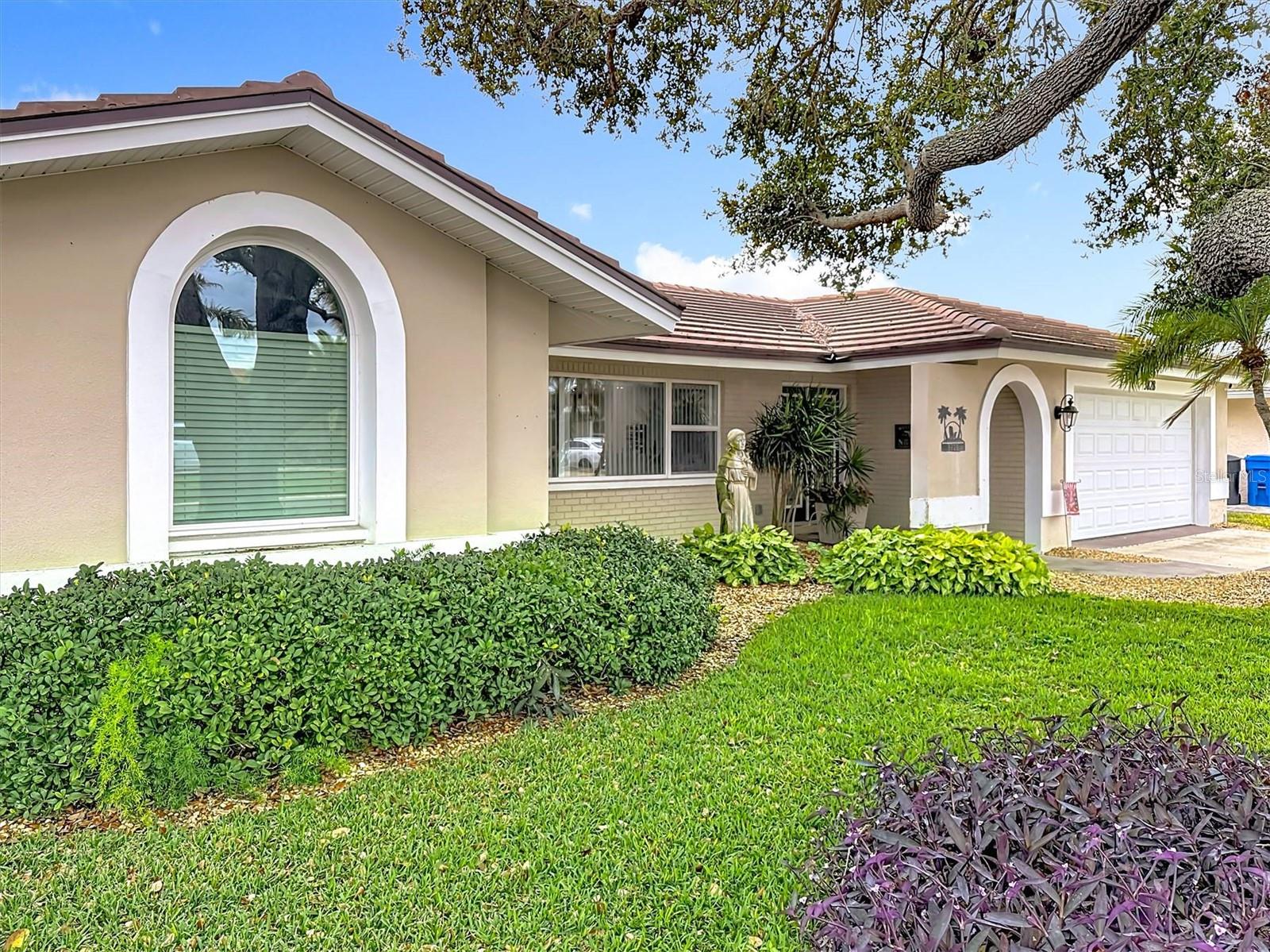 3828 48th, St Petersburg, FL 33711