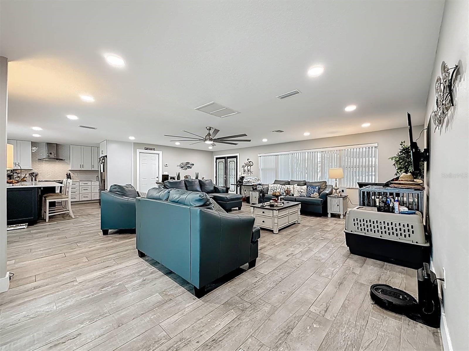 3828 48th, St Petersburg, FL 33711