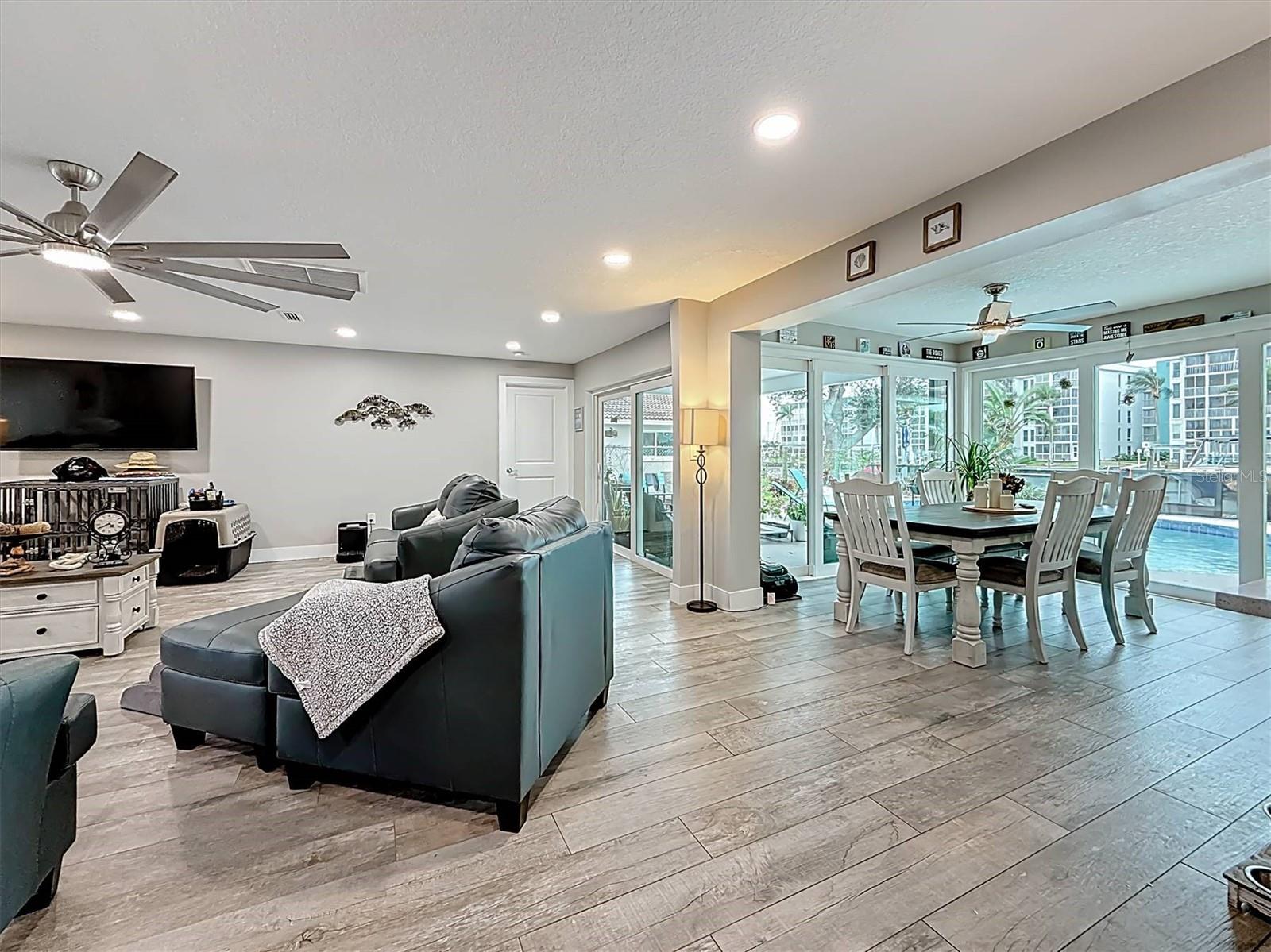 3828 48th, St Petersburg, FL 33711