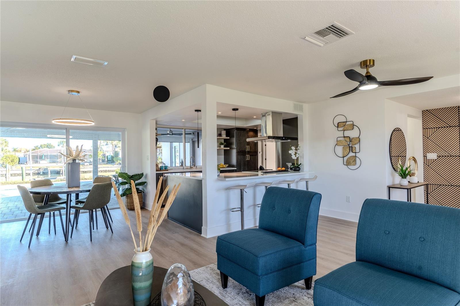 3807 48th, St Petersburg, FL 33711