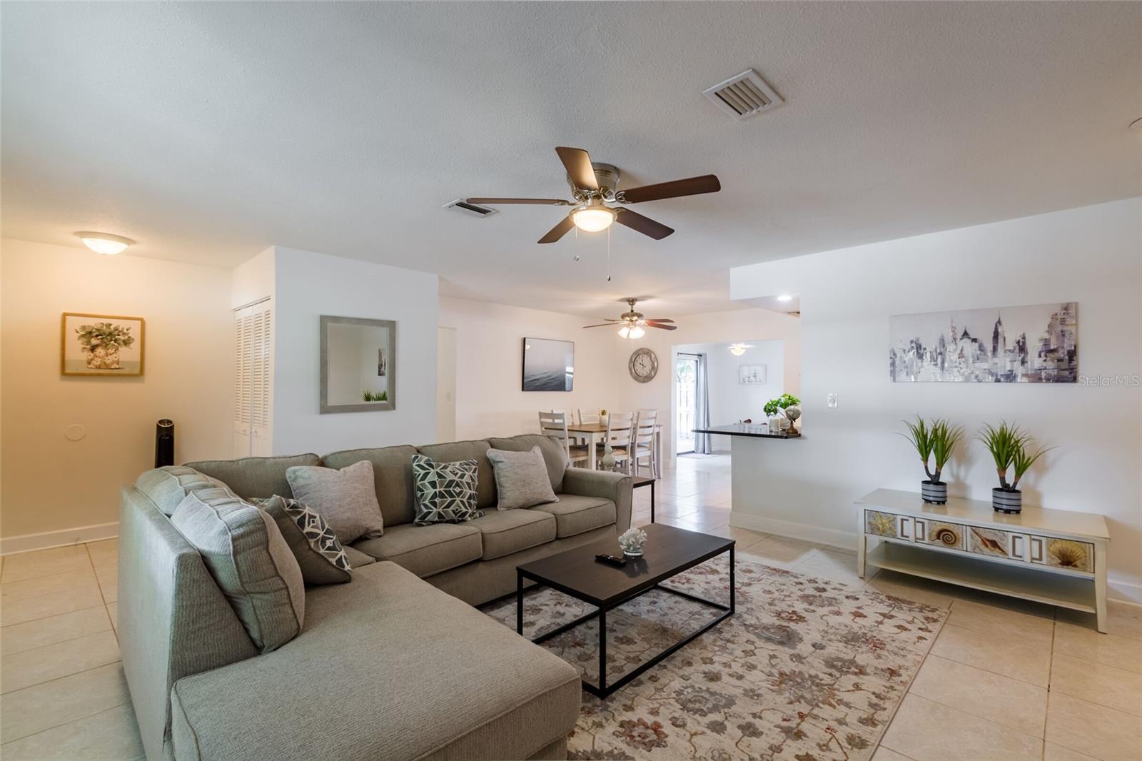 95 Briggs, Sarasota, FL 34237