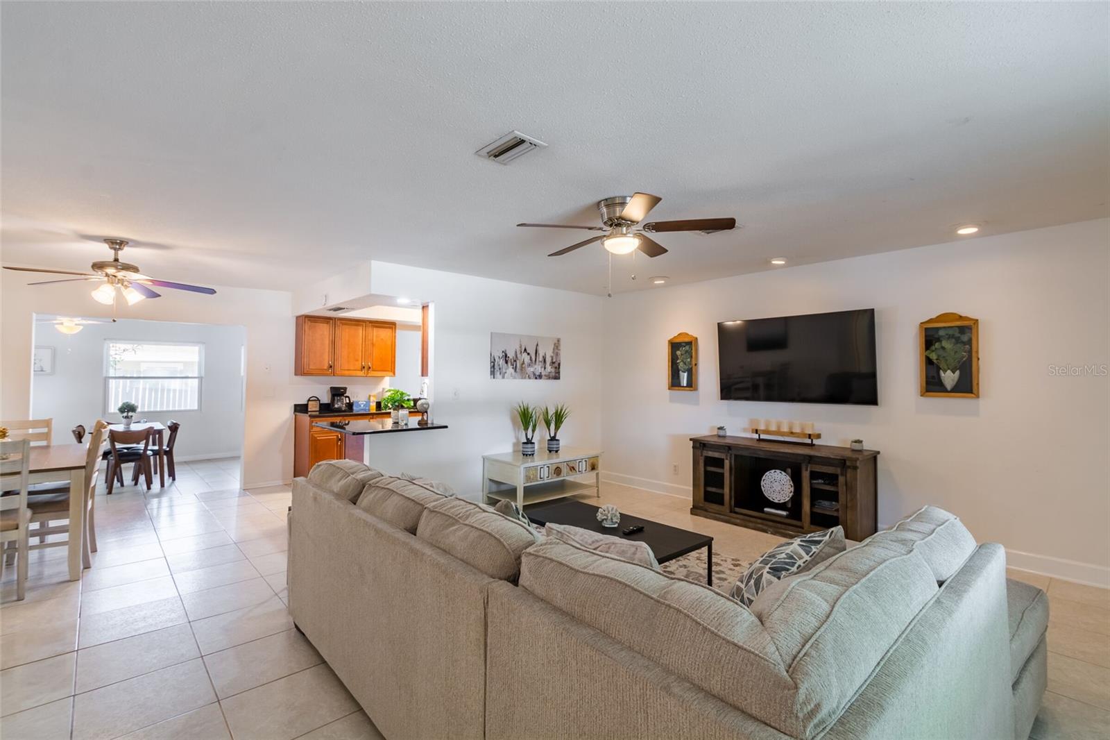 95 Briggs, Sarasota, FL 34237