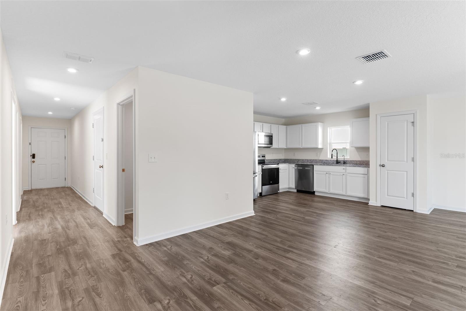 2059 Kentucky, Sumterville, FL 33585