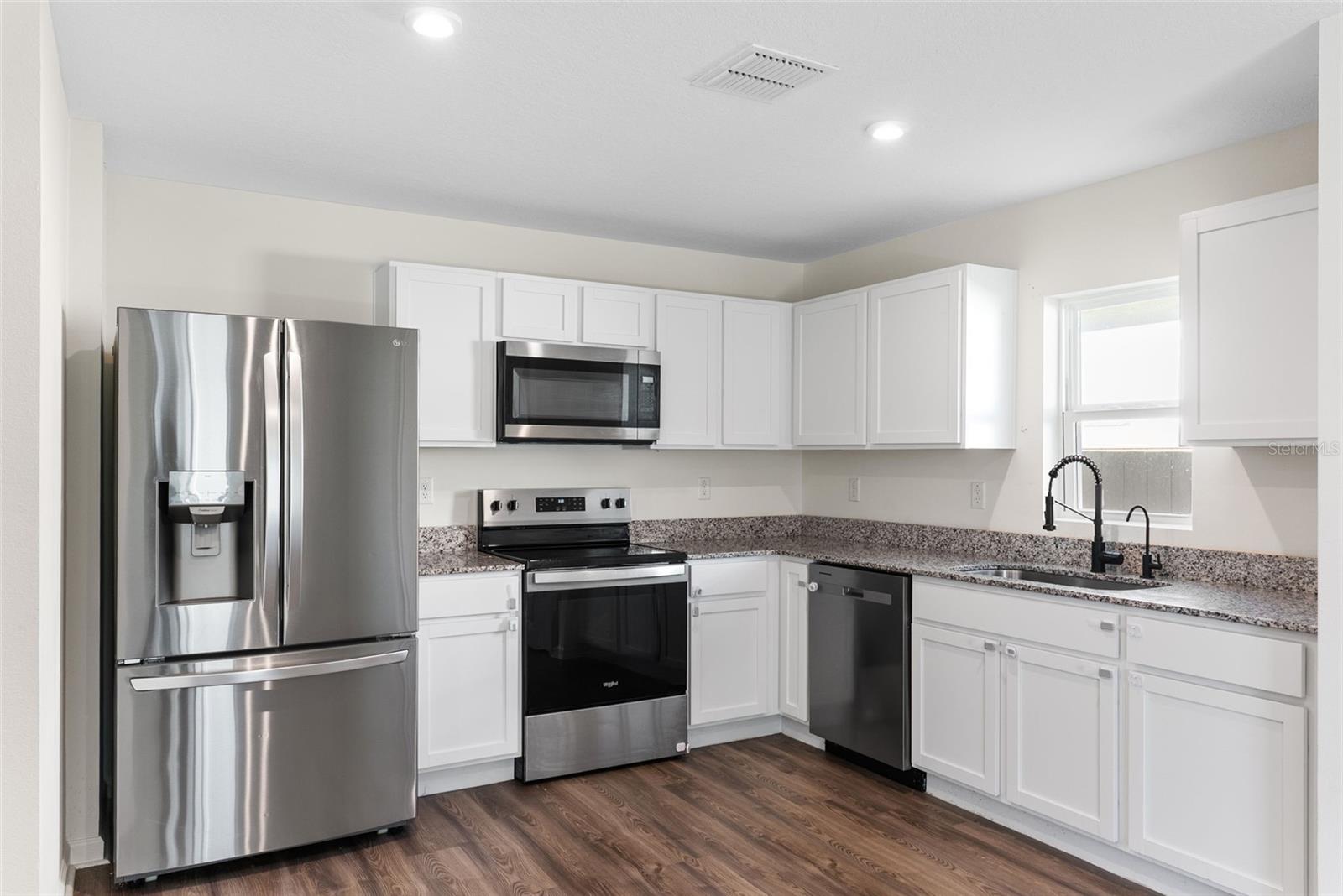 2059 Kentucky, Sumterville, FL 33585