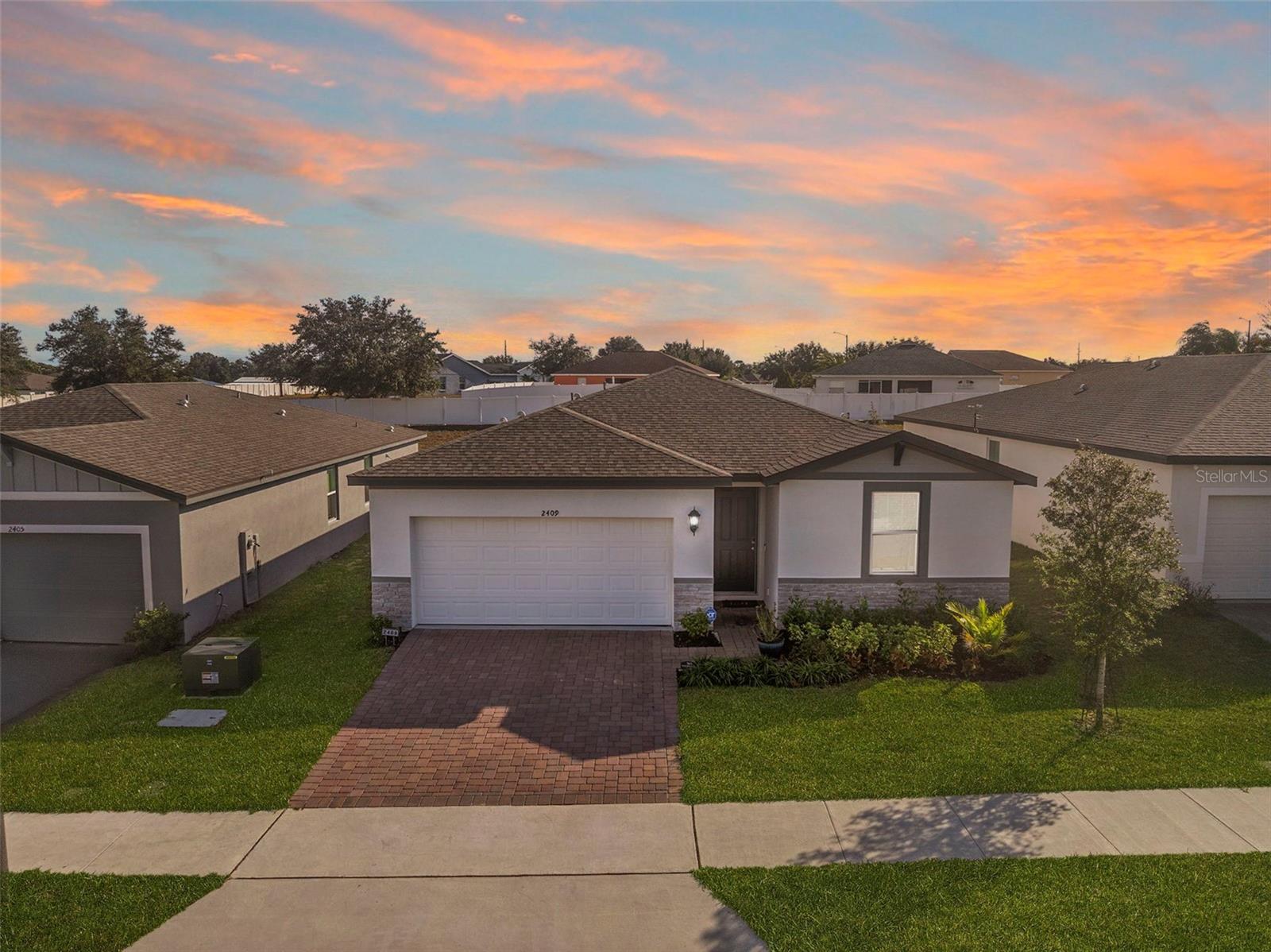 2409 White Tail, Davenport, FL 33837