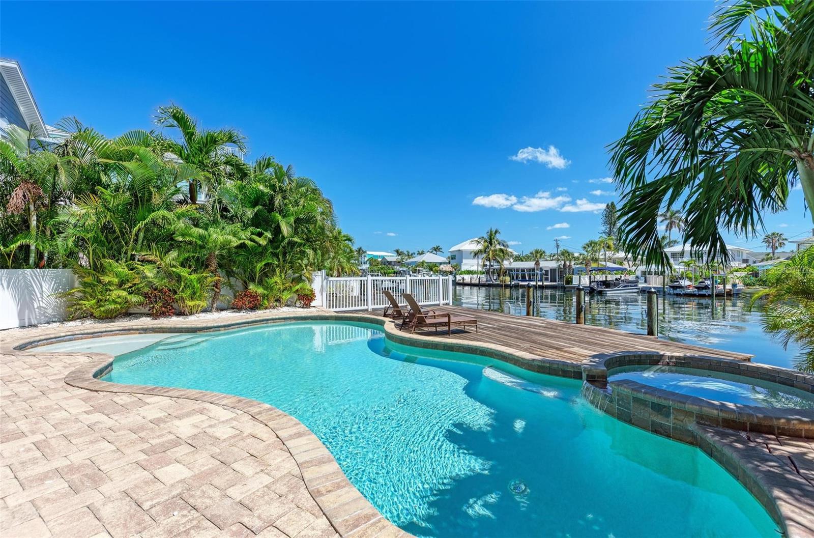 203 Harbor, Holmes Beach, FL 34217