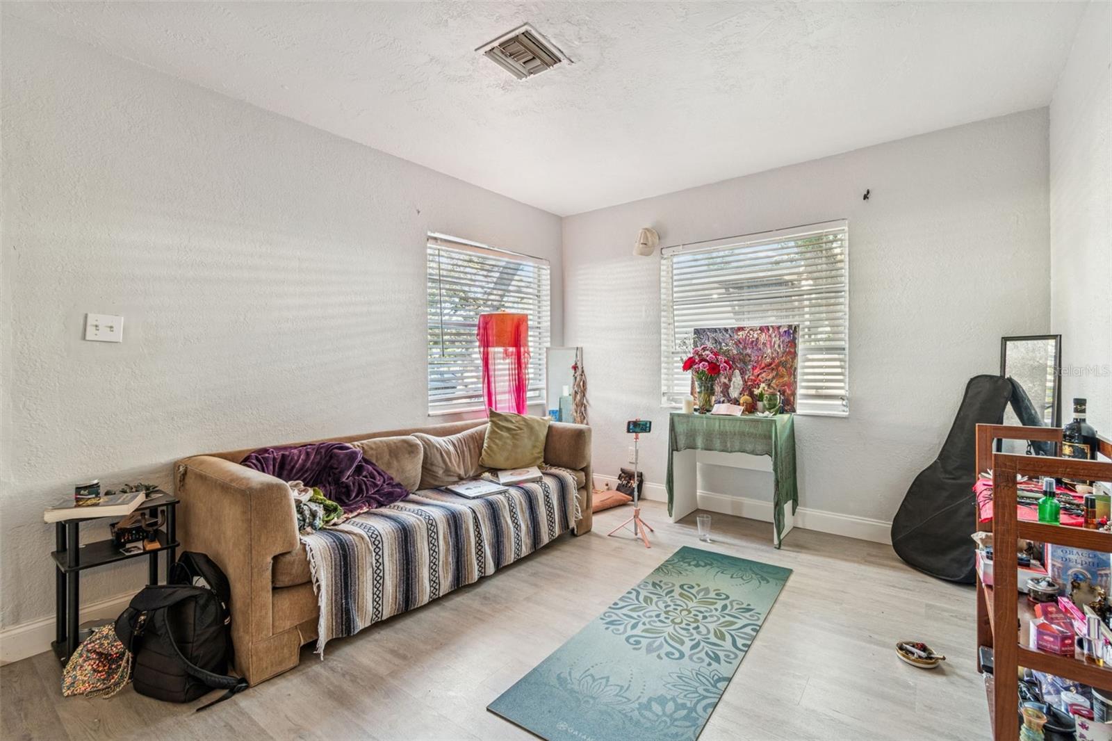 610 16th, St Petersburg, FL 33701