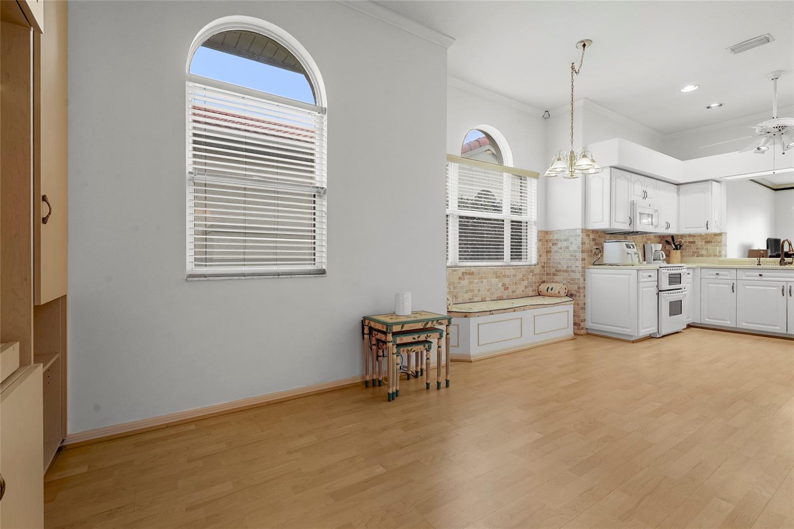 3350 Chelmsford Unit 13, Sarasota, FL 34235