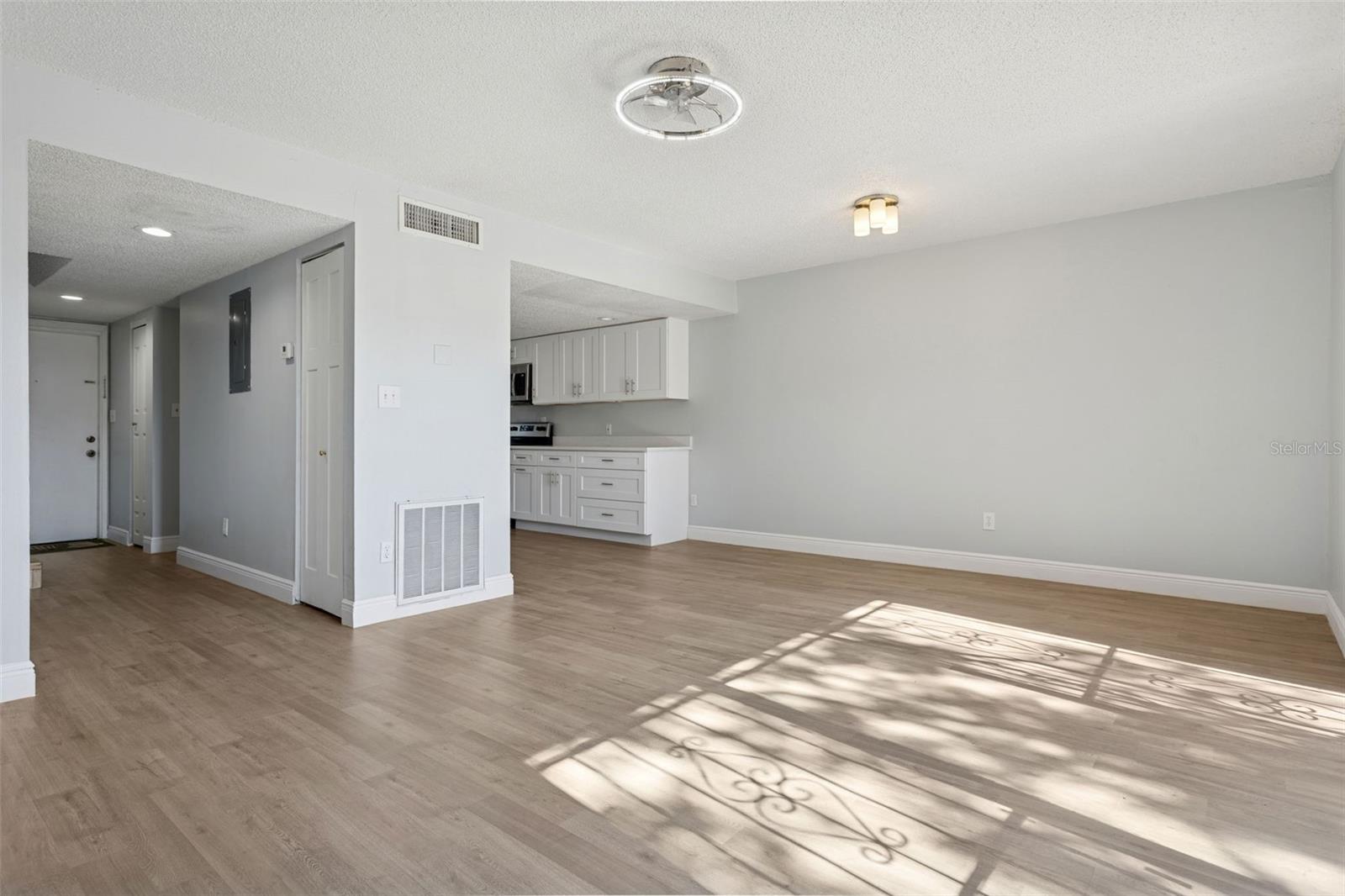 5110 Tennis Court Unit 86, Tampa, FL 33617