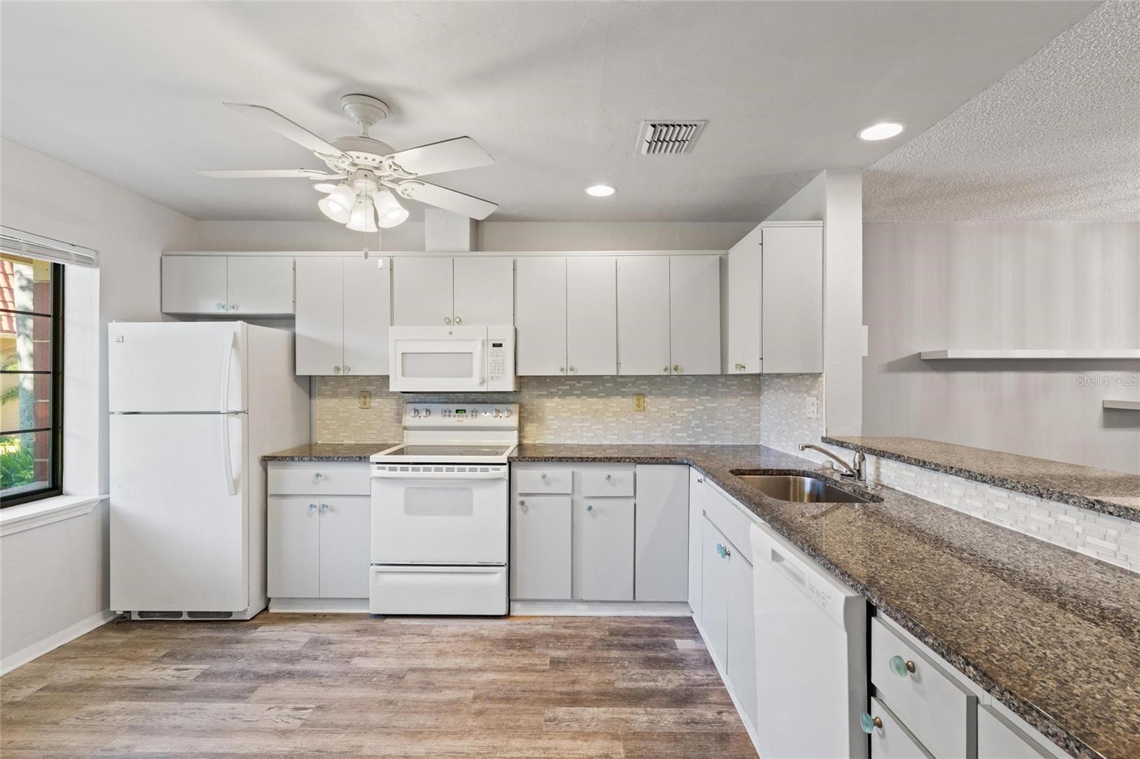 19029 Us Highway 19 Unit 24c, Clearwater, FL 33764