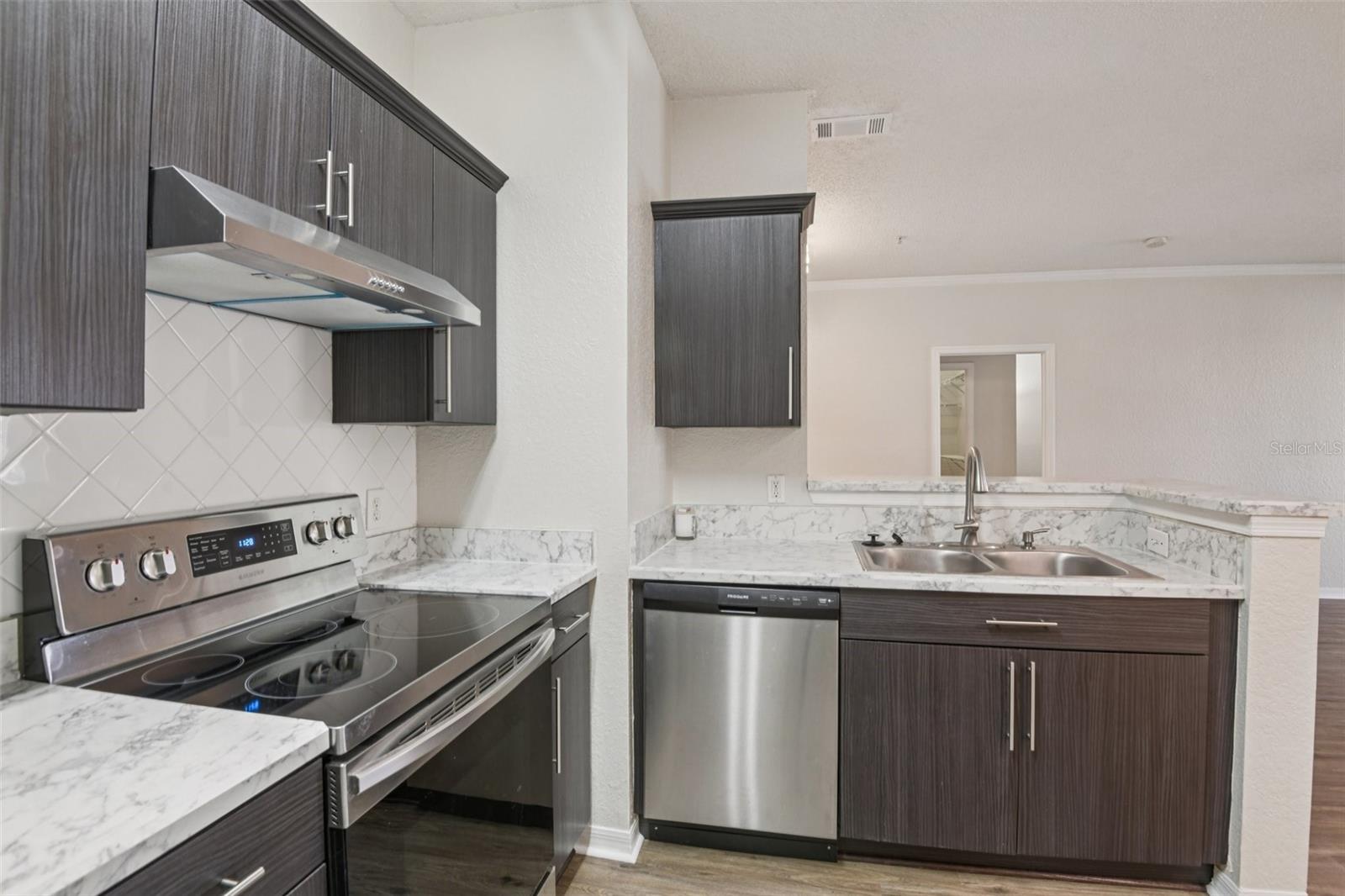 18001 Richmond Place Unit 1213, Tampa, FL 33647
