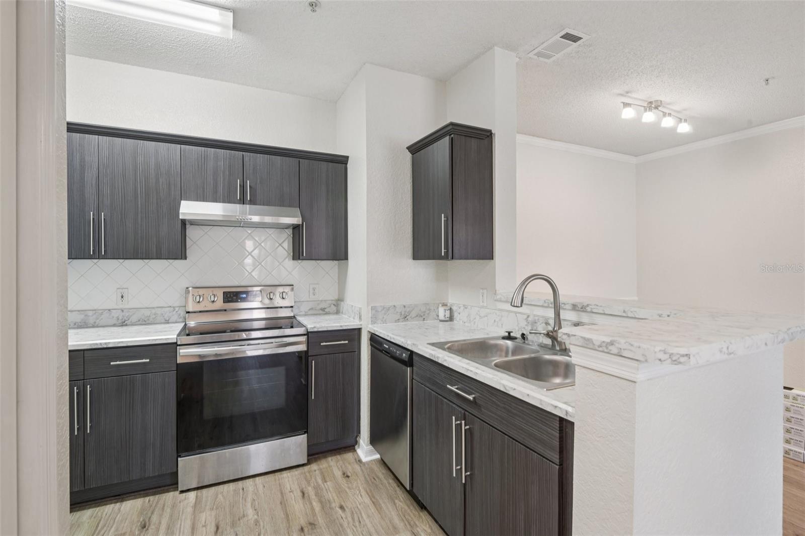 18001 Richmond Place Unit 1213, Tampa, FL 33647